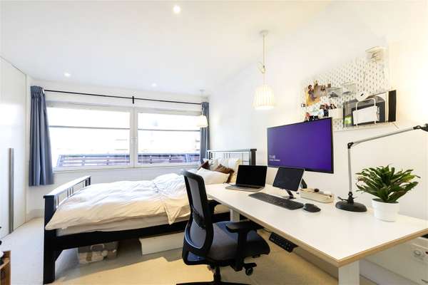 Flat Tiltman Place in Greater London