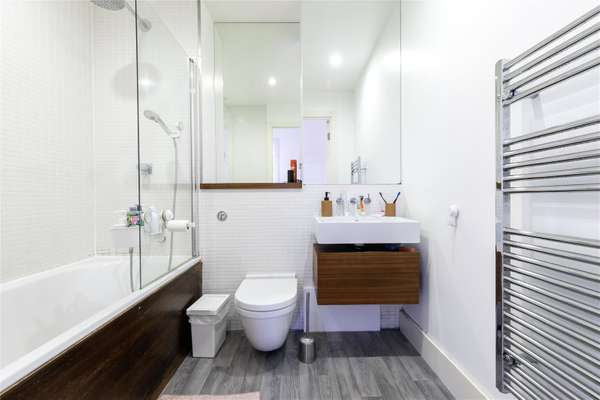 Flat Tiltman Place in Greater London