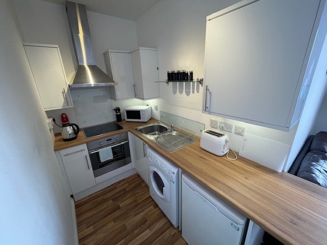 Flat Holburn Street in Aberdeen City