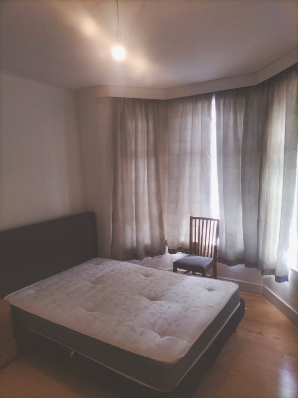 Room Chingford Road in Greater London