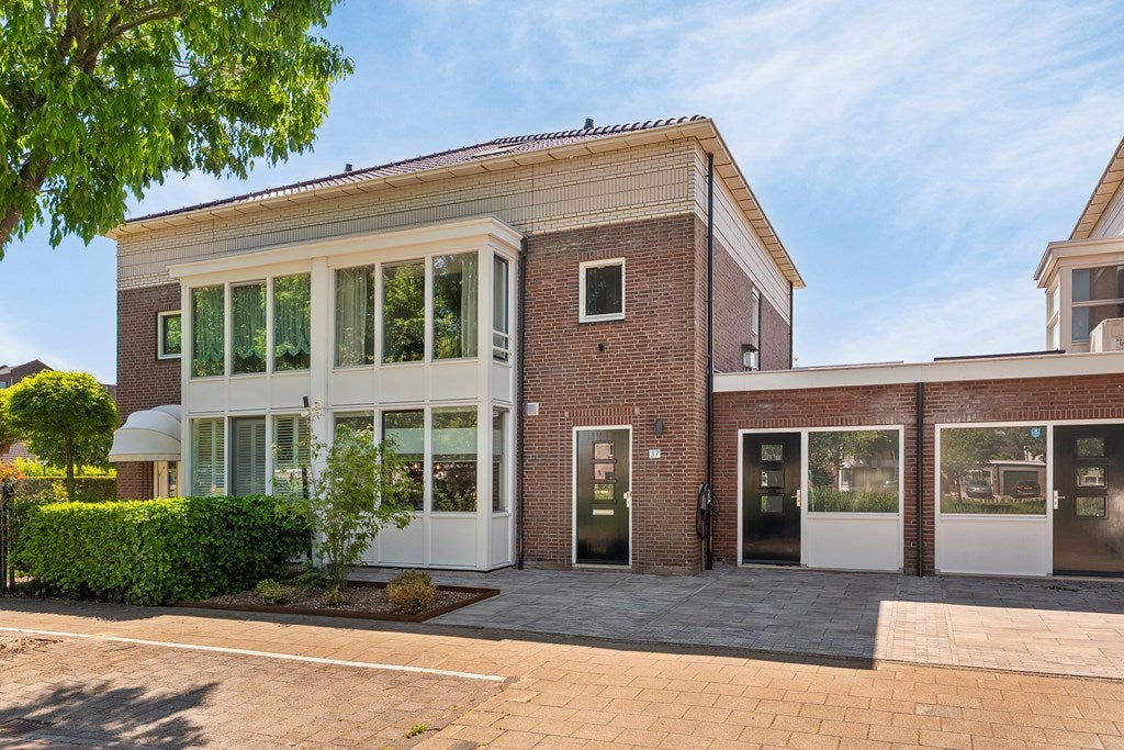 Huis Meerwedesingel 37 in Barendrecht