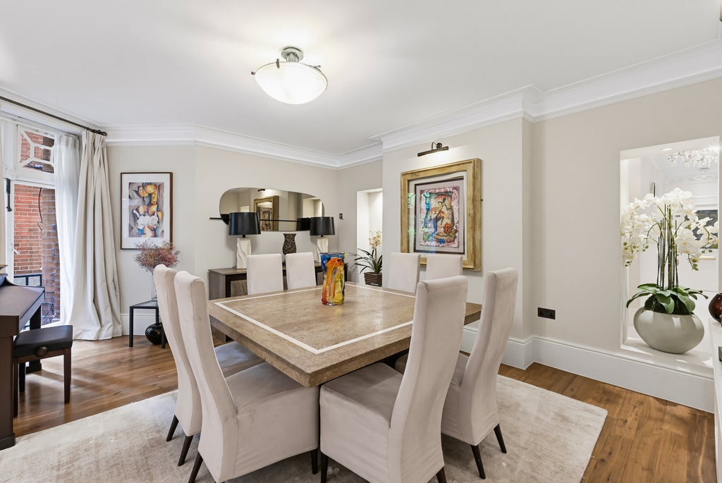 Flat Abingdon Villas in Greater London