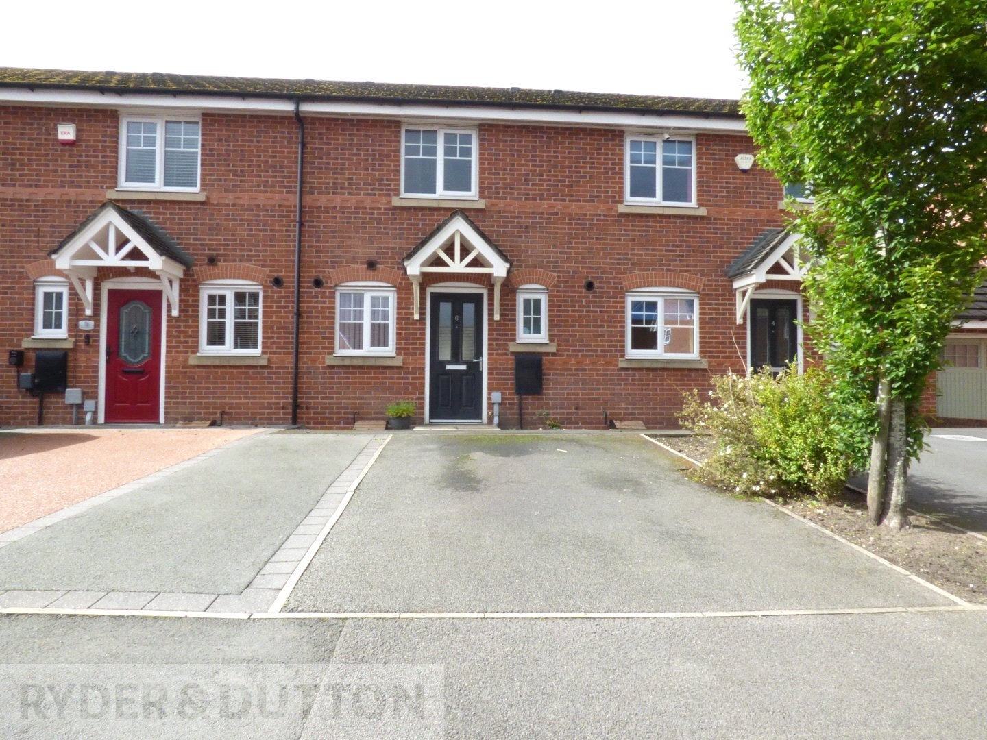 House Knutshaw Grove in Heywood