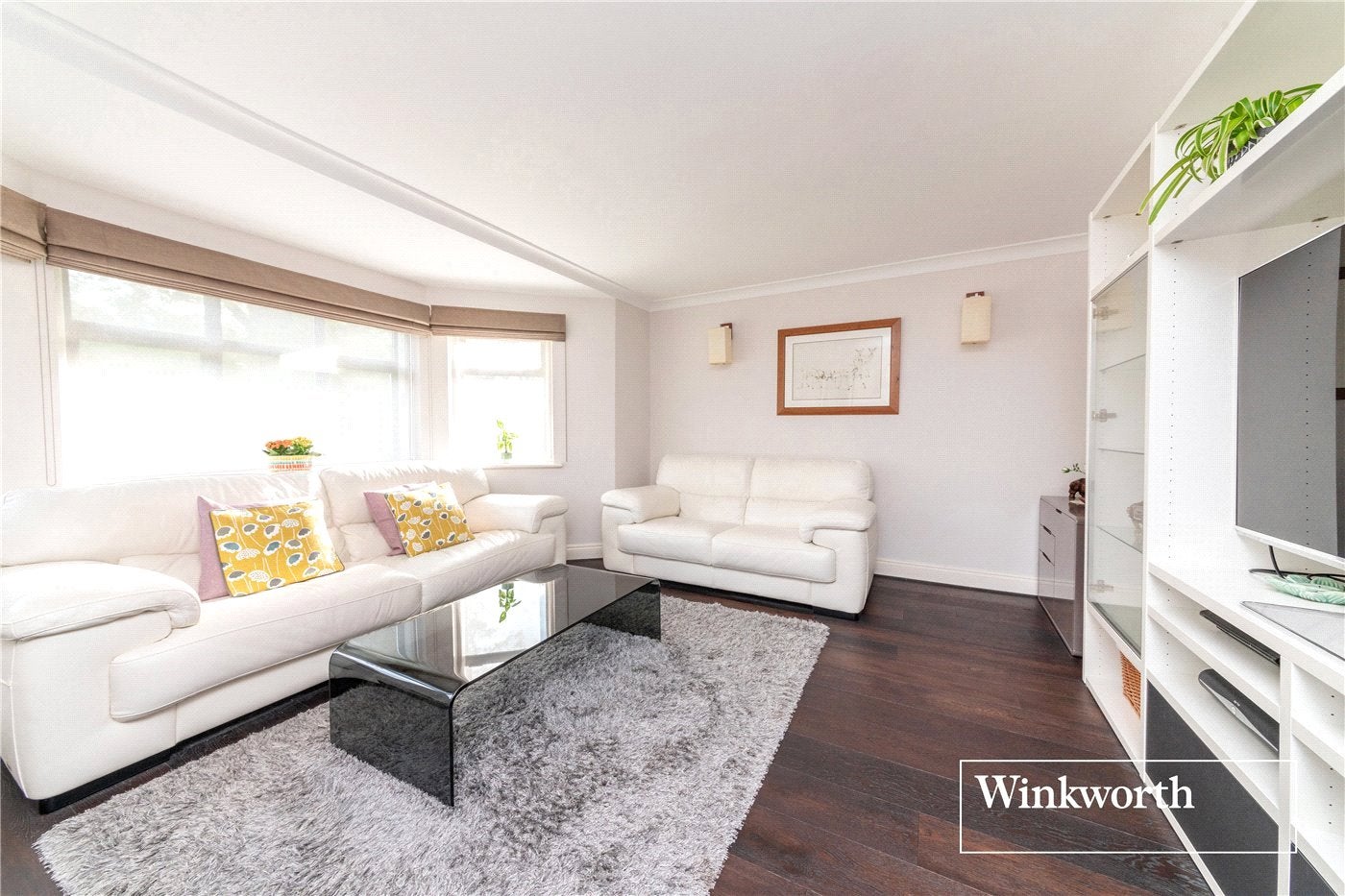 Flat Dollis Avenue in Greater London