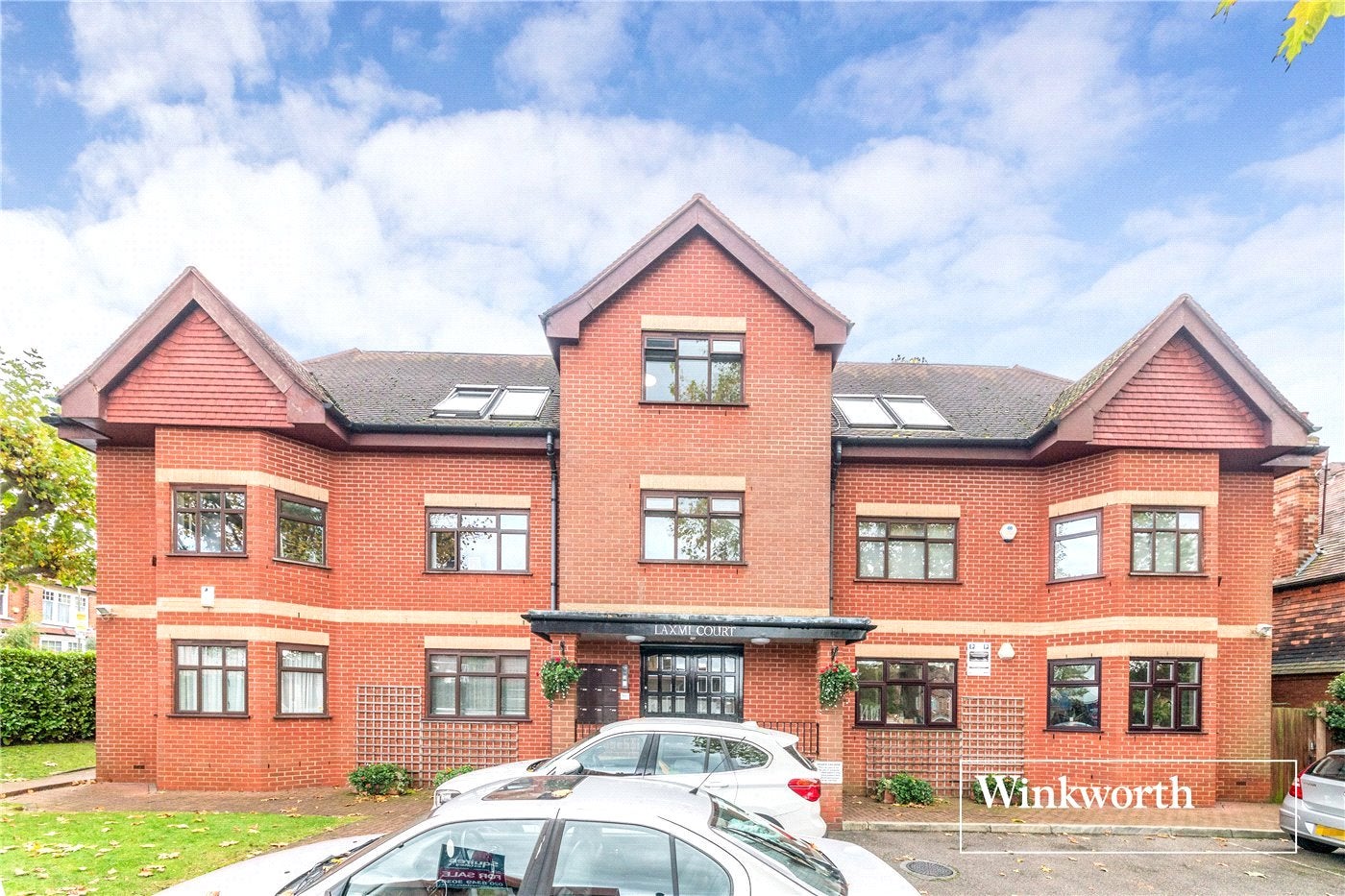 Flat Dollis Avenue in Greater London