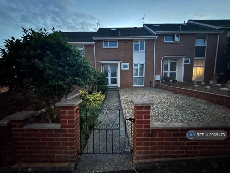 Room Wynford Road in Exeter