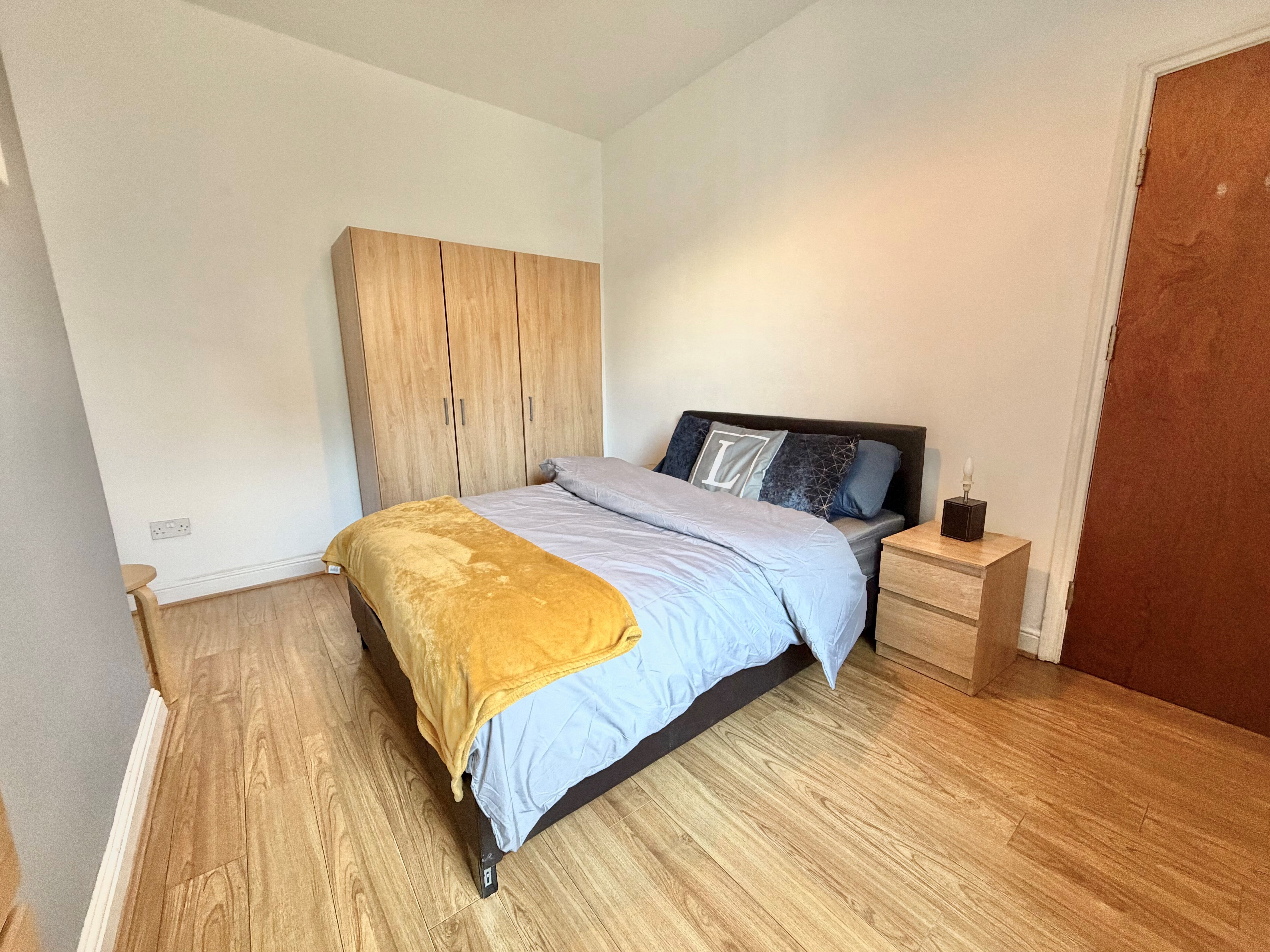 Room Douglas Road in Birmingham