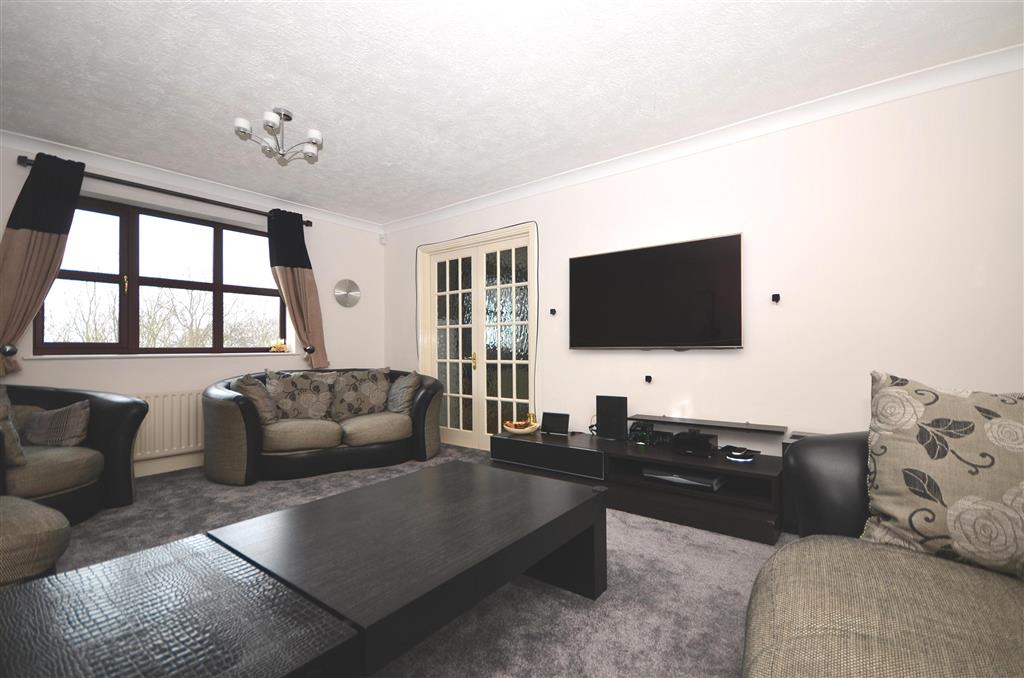 Flat Pelton Road in Greater London