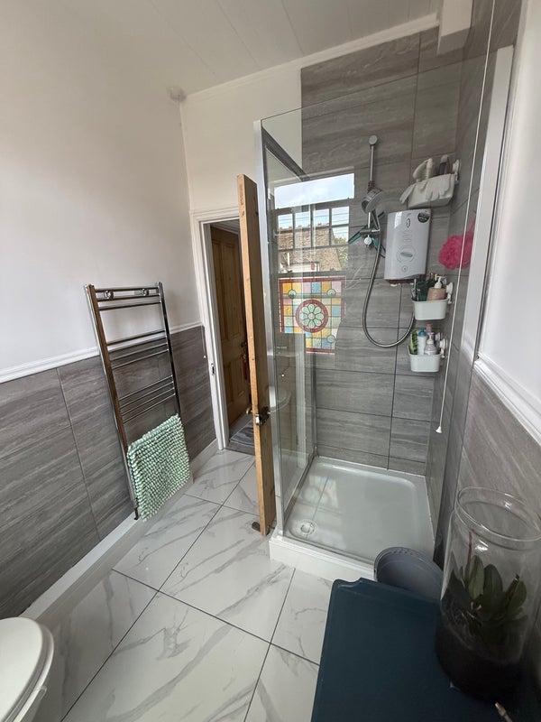 Room Pirbright Road in Greater London