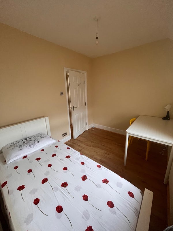 Room Stockland Street in Cardiff