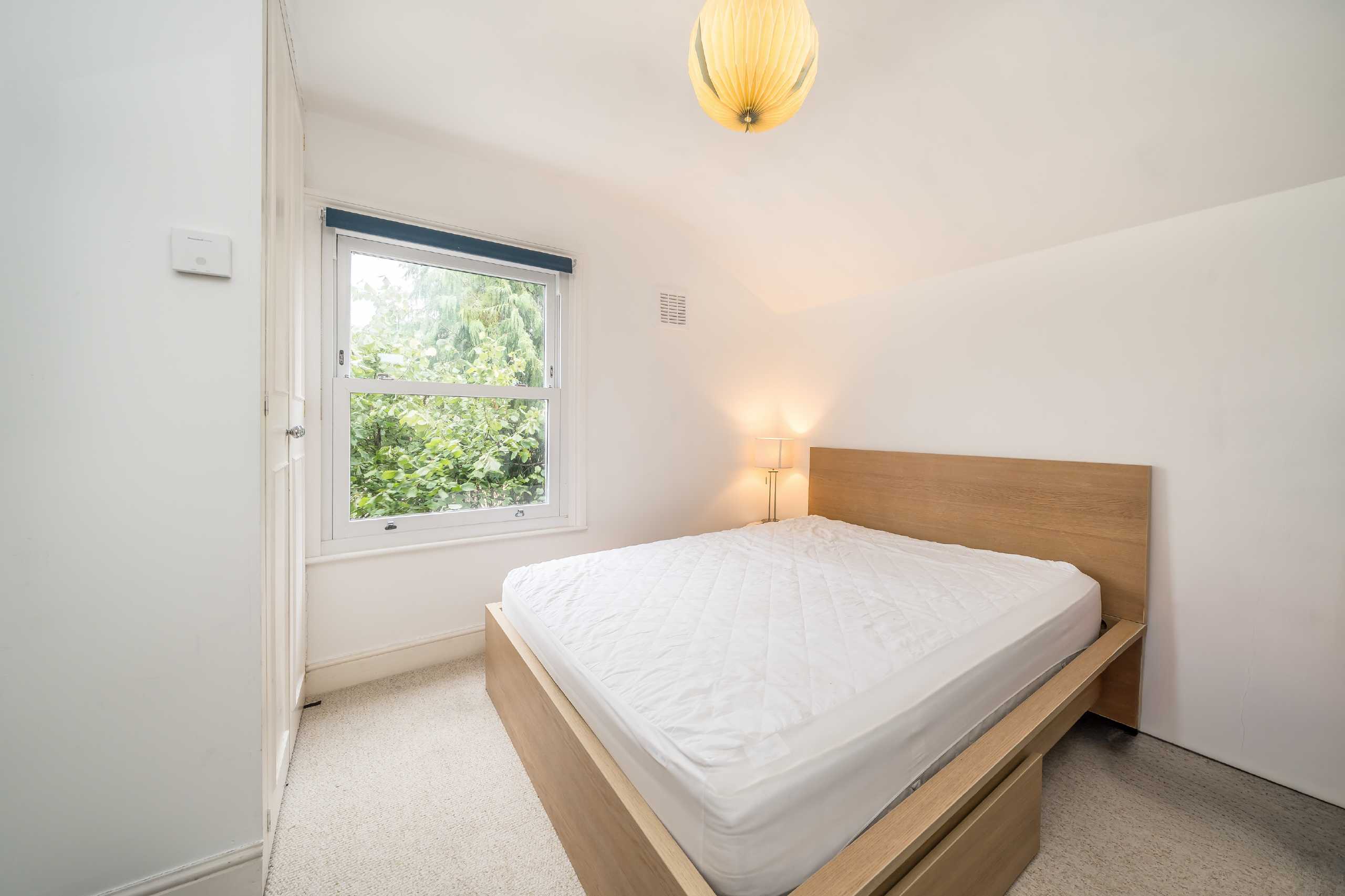 House Ashmere Grove in Greater London