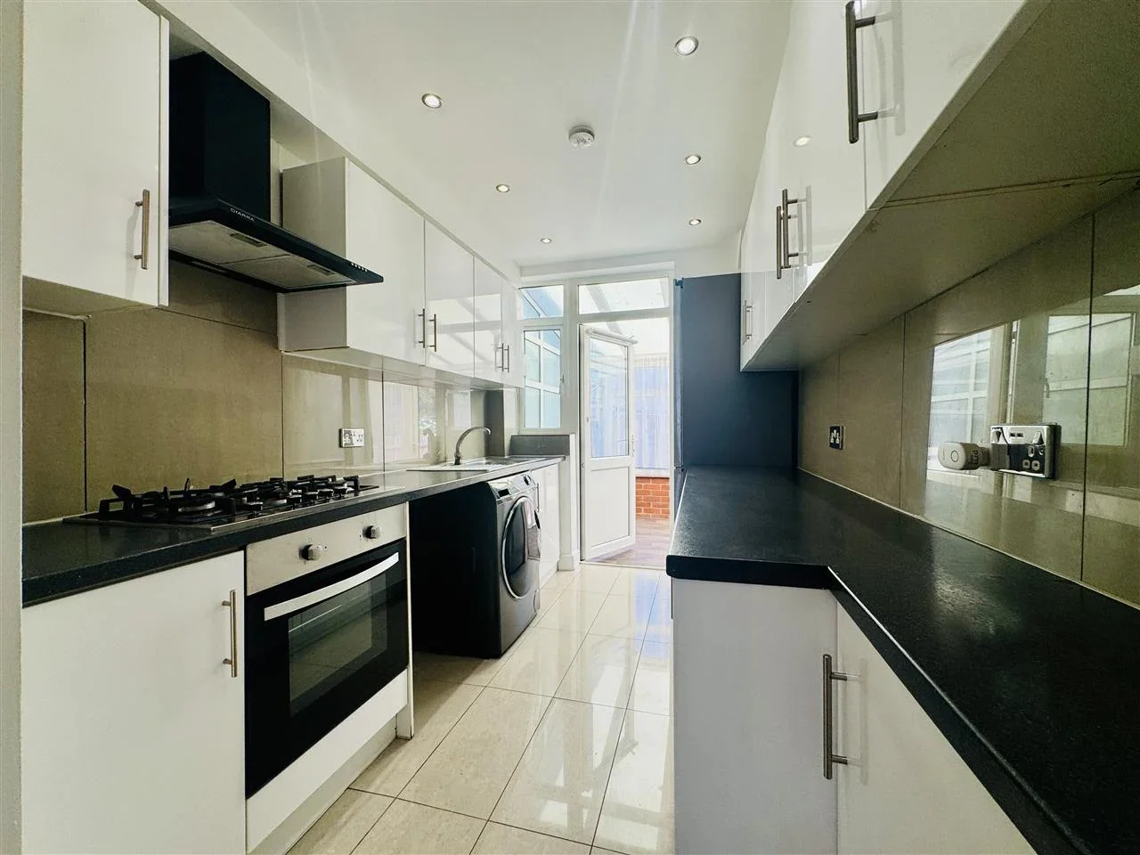House Spencer Close in Greater London