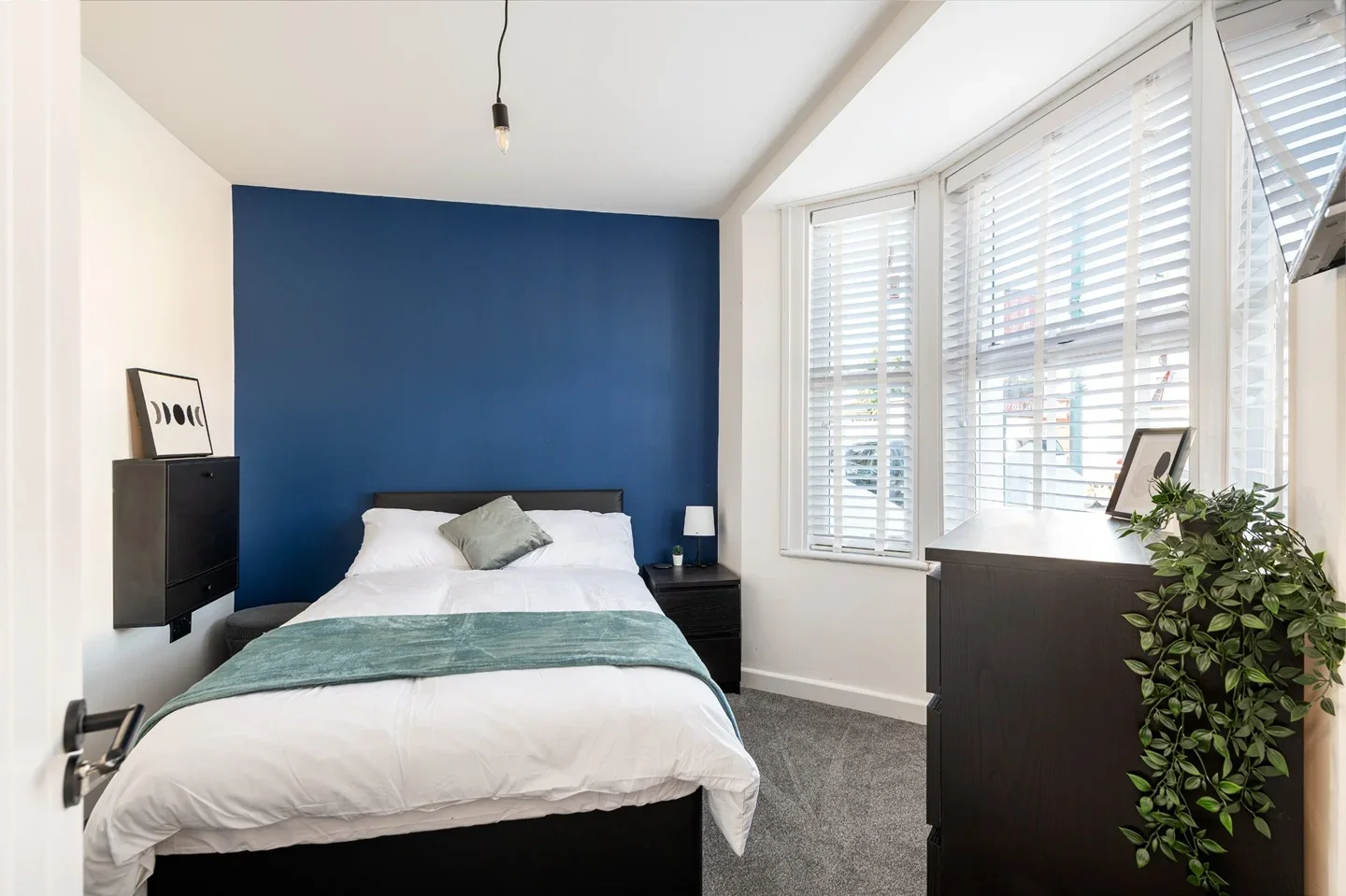 Room Longfellow Road in Gillingham
