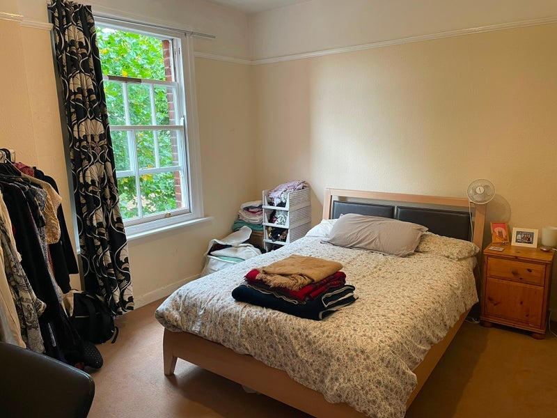 Flat Cromwell Avenue in Greater London
