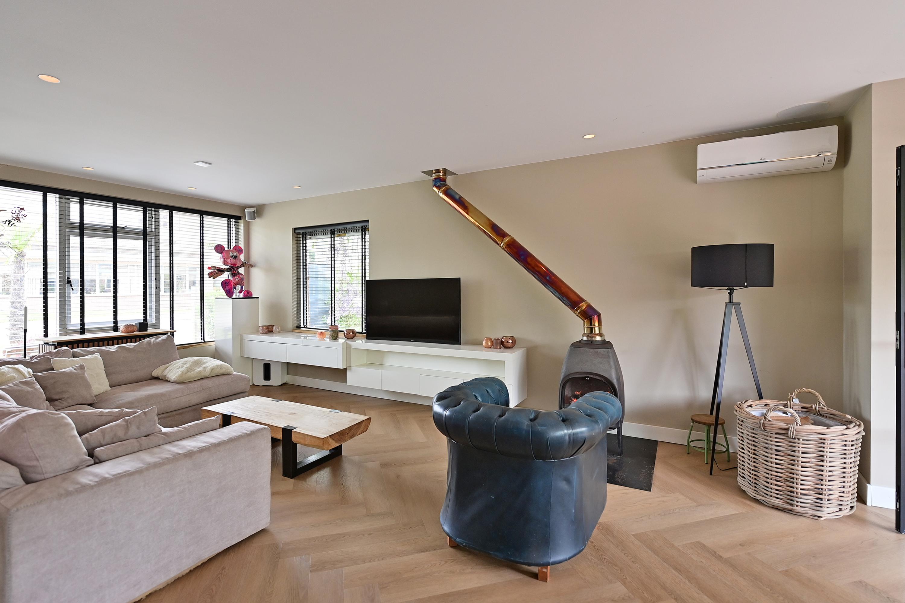 Hoekwoning te koop: De Savornin Lohmanlaan 10, Huizen
