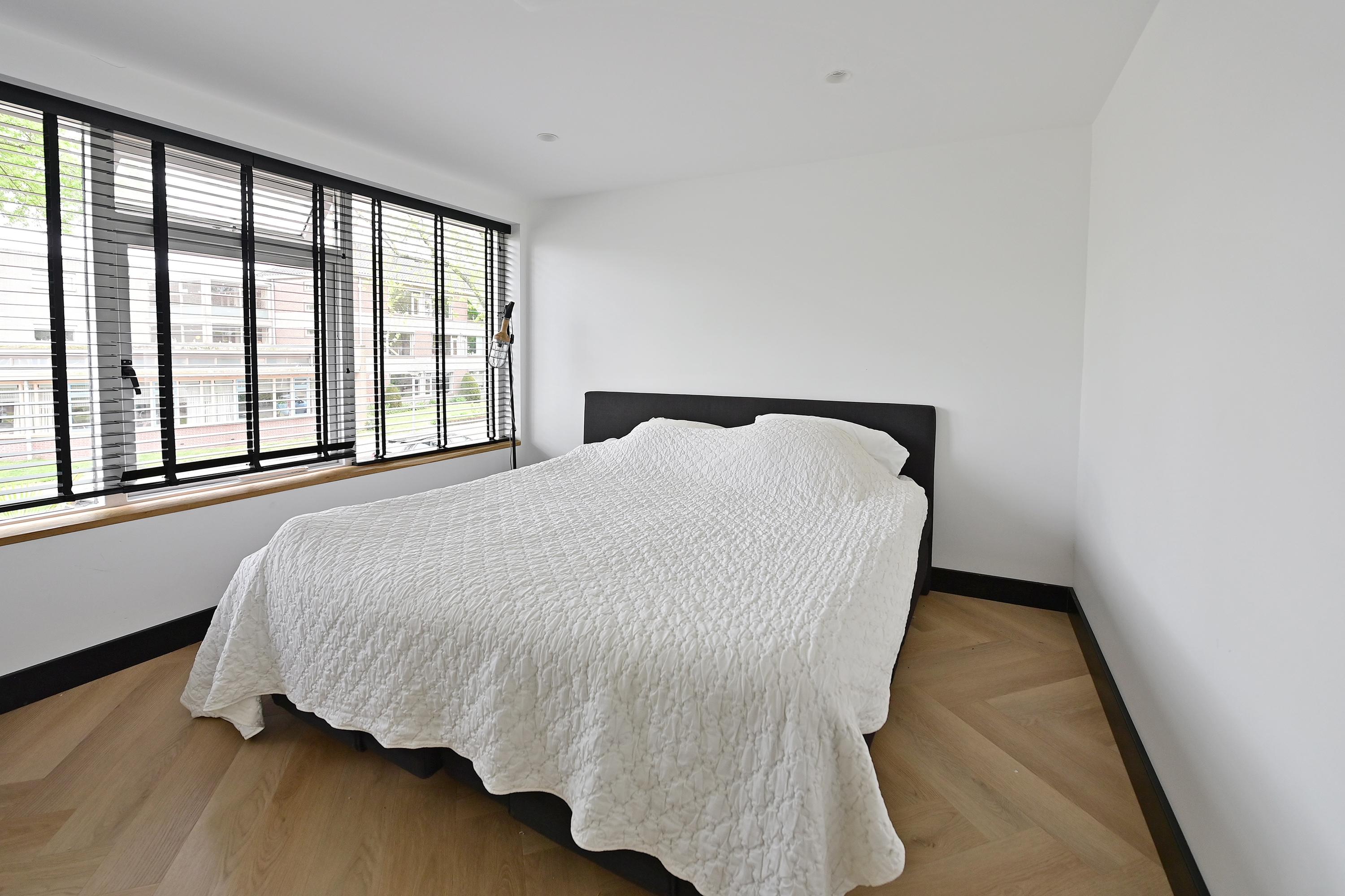Hoekwoning te koop: De Savornin Lohmanlaan 10, Huizen