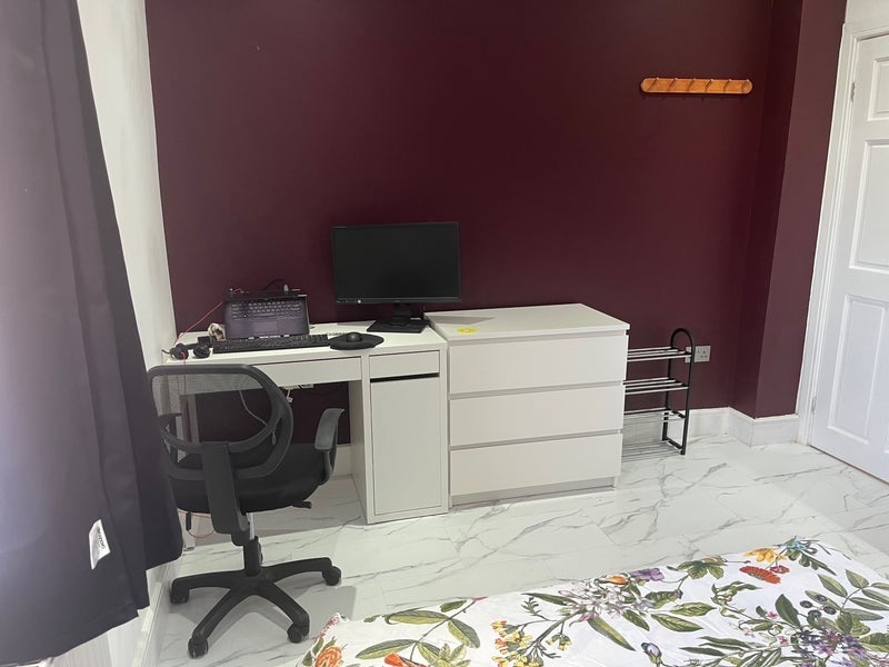 Room Grosvenor Avenue in Greater London