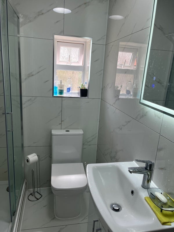 Room Grosvenor Avenue in Greater London