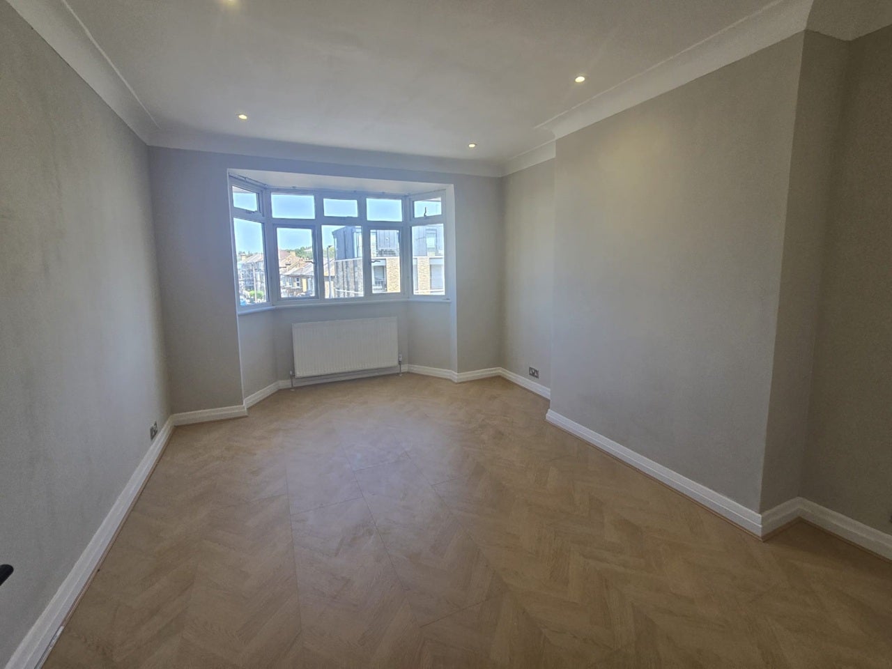 Flat Thurlow Park Road in Greater London