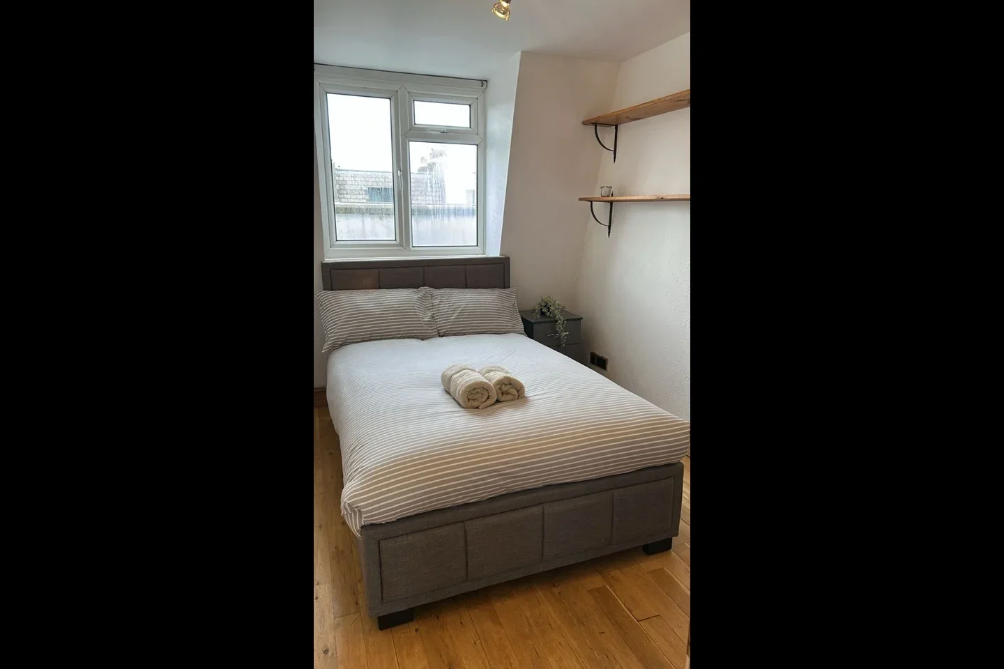 Flat Jackson Road in Greater London
