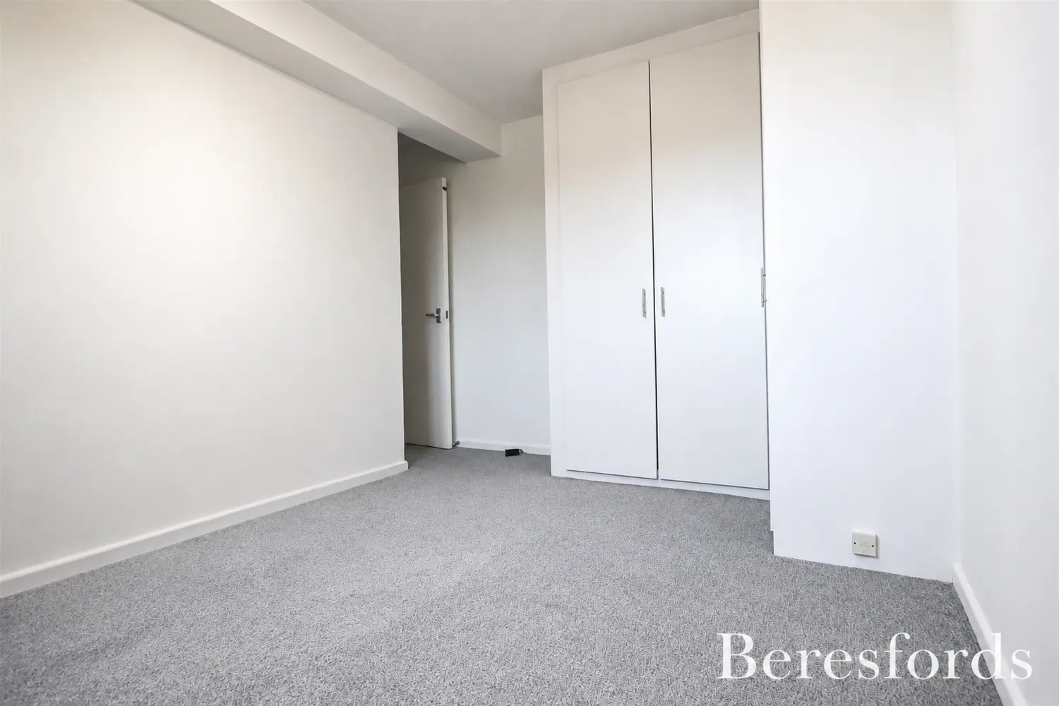 Flat Haslers Lane in Uttlesford