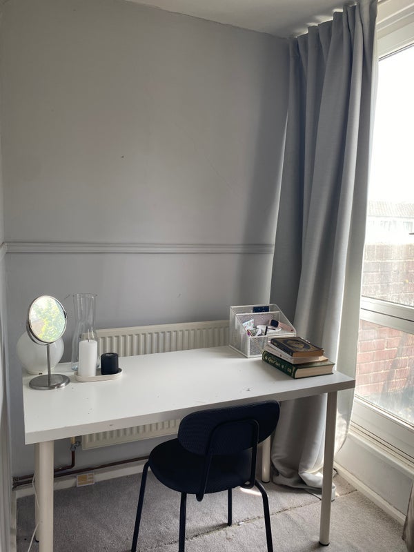 Room Snowshill Road in Greater London