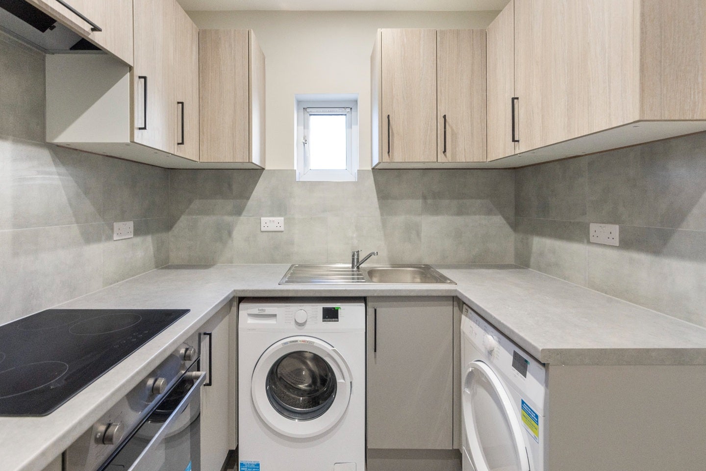 Flat Whitton Avenue West in Greater London