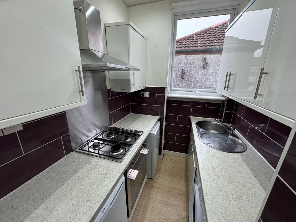 Flat Aikenhead Road in Glasgow