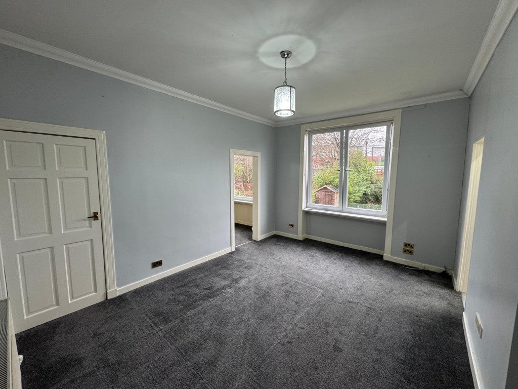 Flat Aikenhead Road in Glasgow
