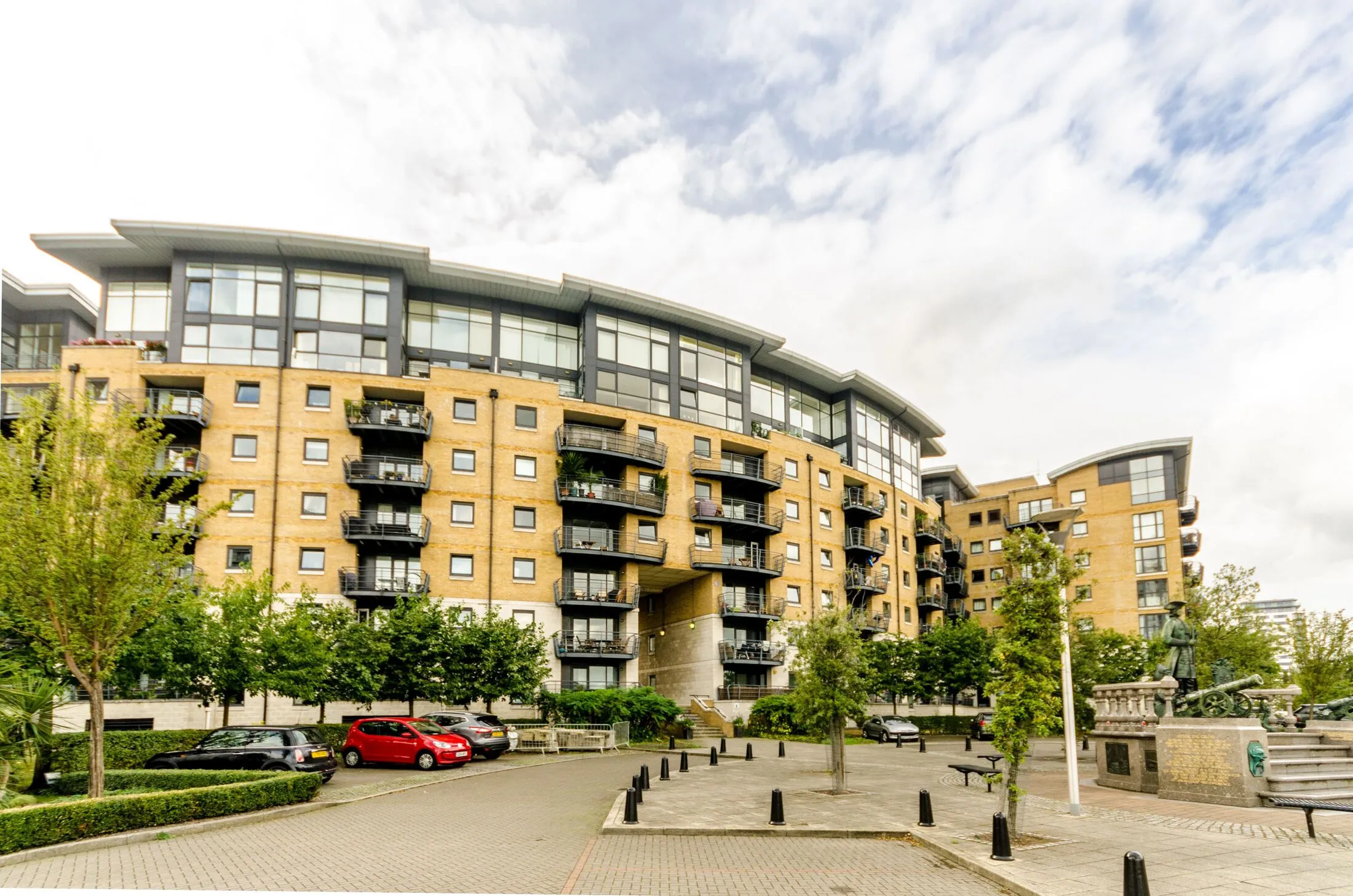 Flat Marlowe Path in Greater London