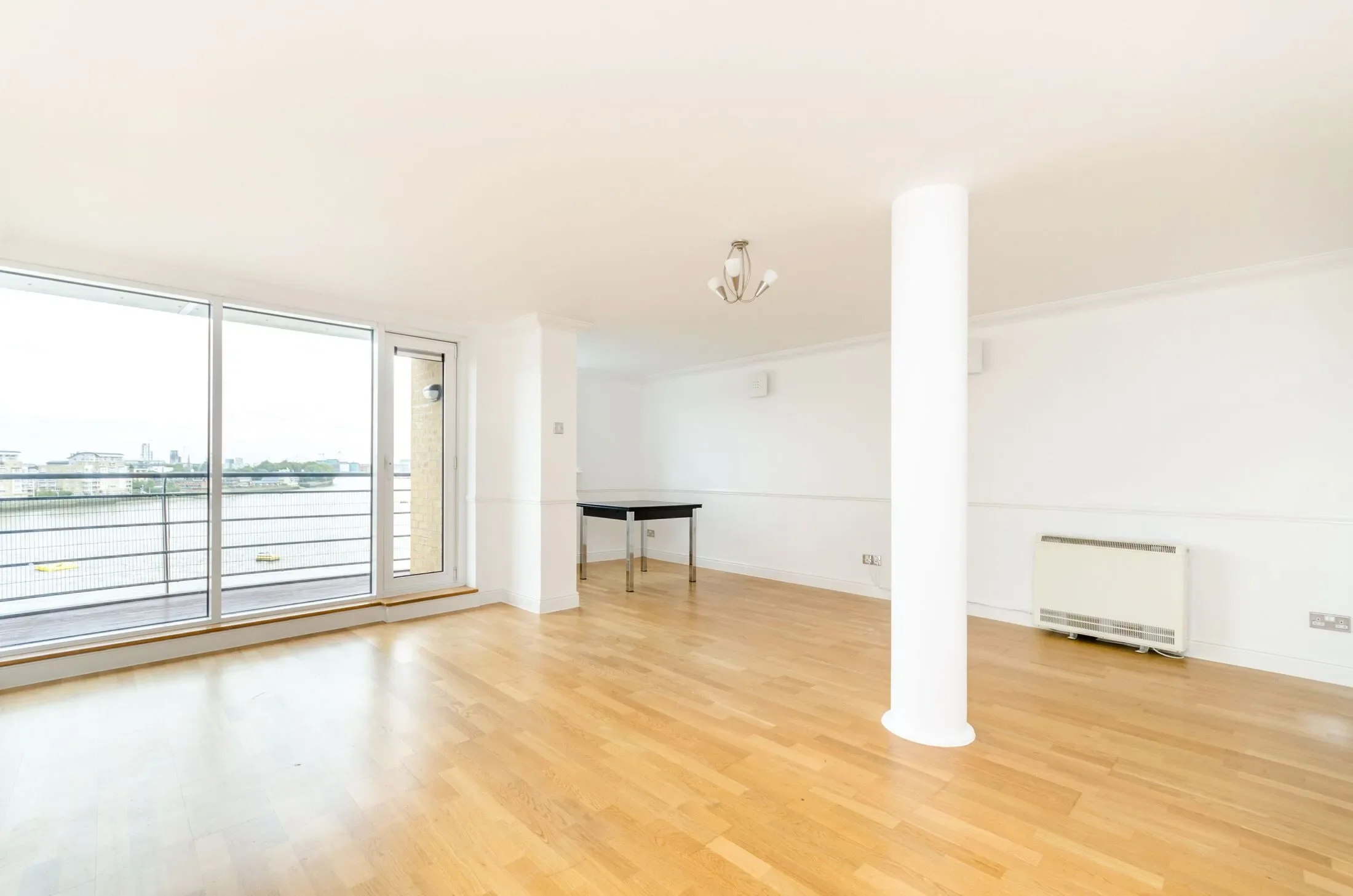 Flat Marlowe Path in Greater London
