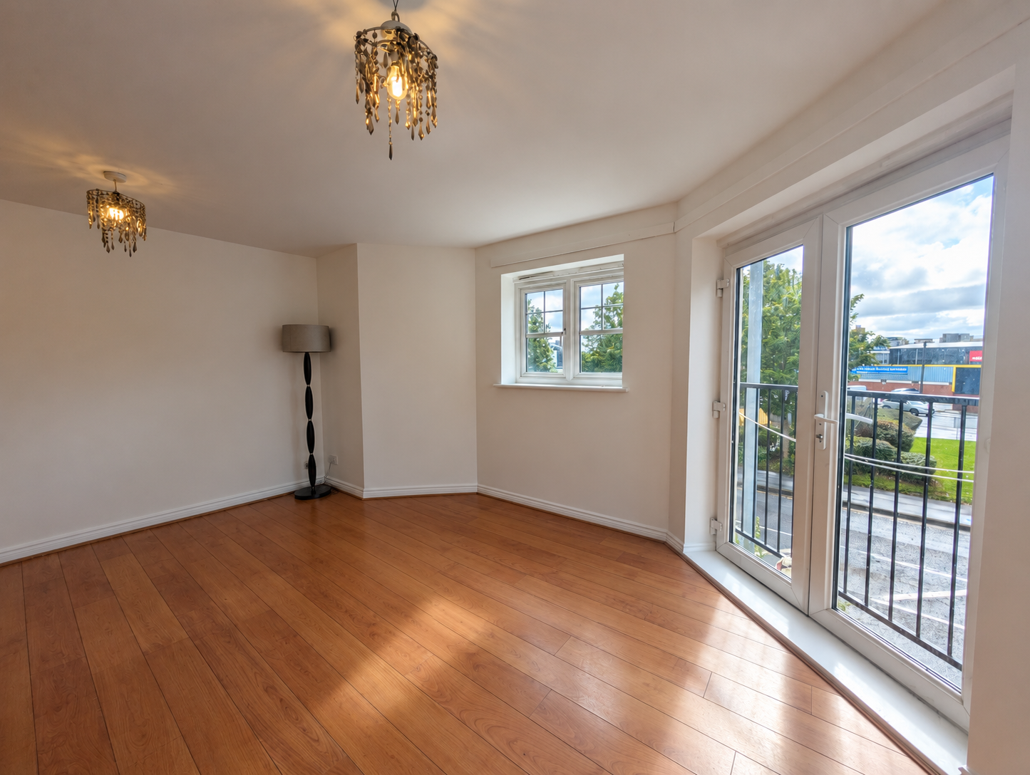 Flat Larch Gardens in Manchester