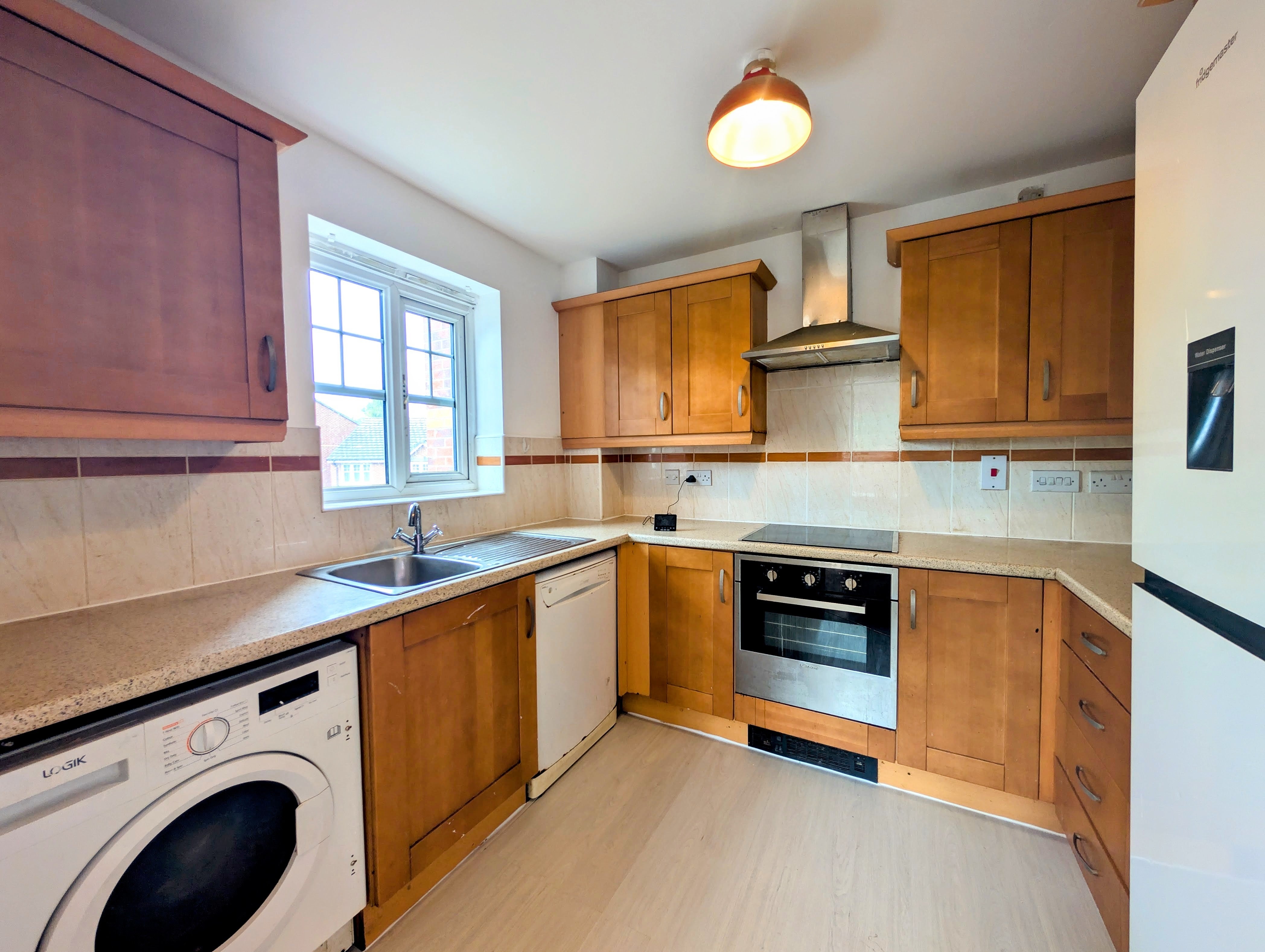 Flat Larch Gardens in Manchester