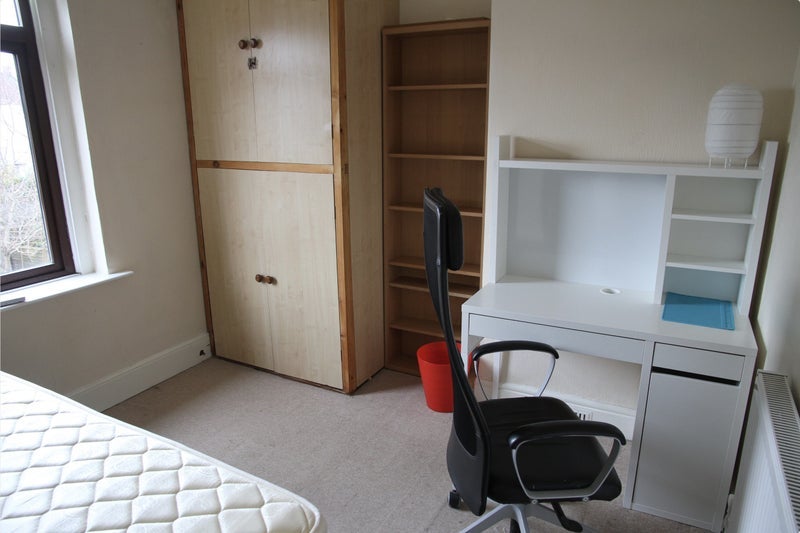 Room Charminster Road in Bristol