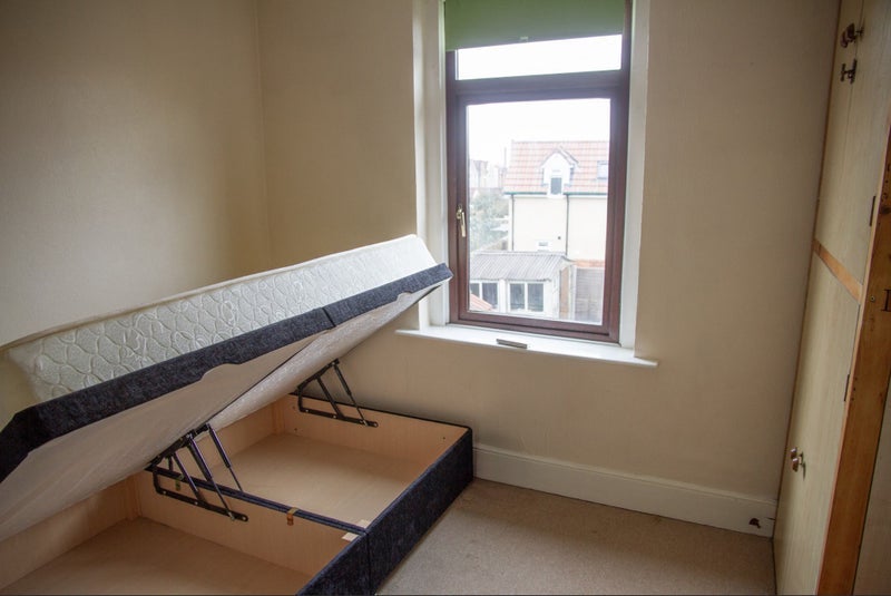 Room Charminster Road in Bristol