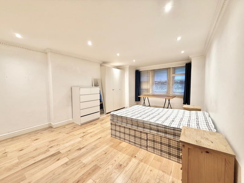 Room Quex Road in Greater London