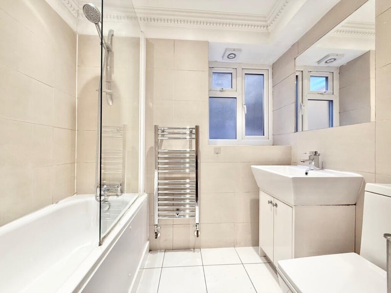 Room Quex Road in Greater London