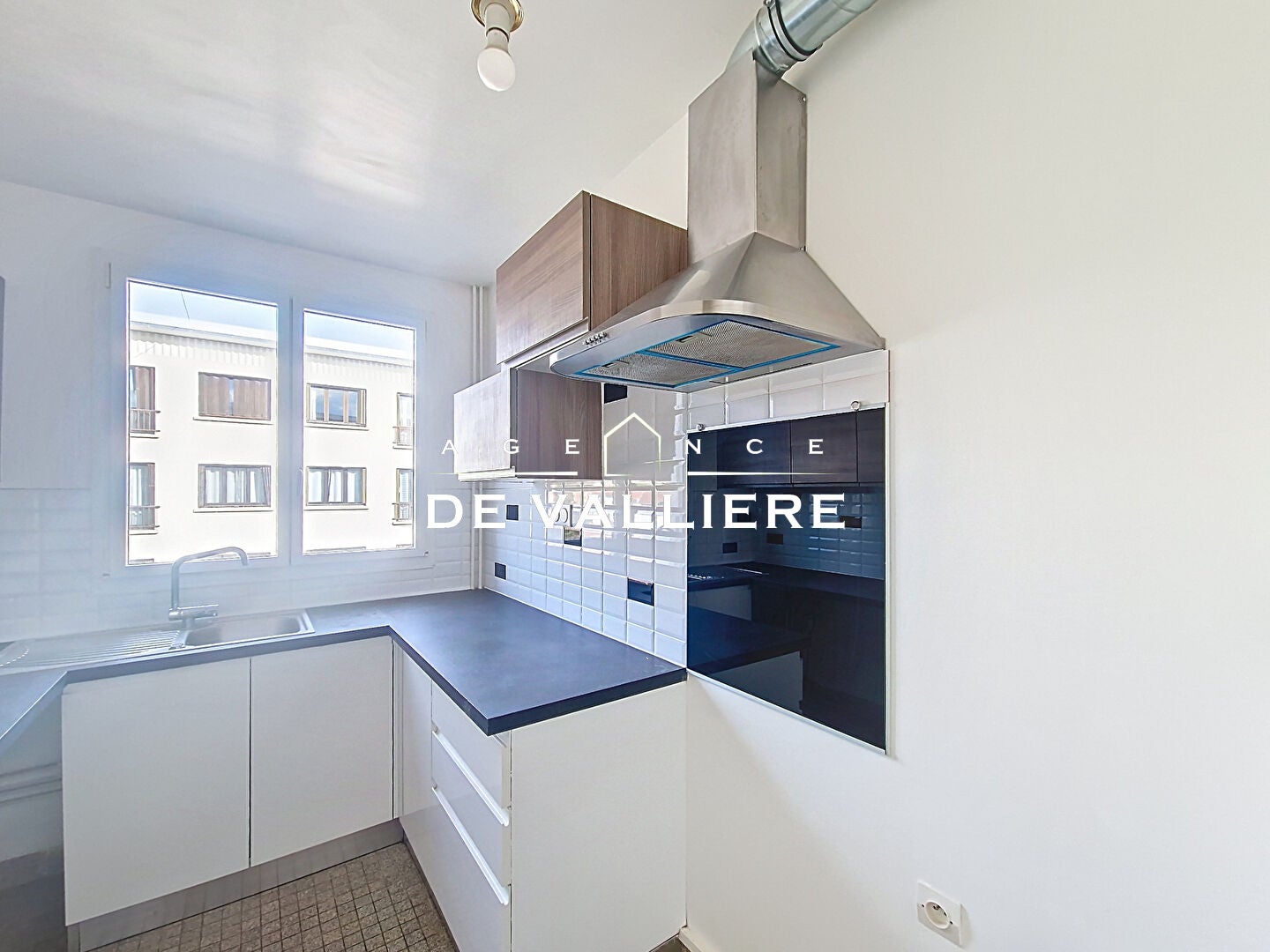 Flat Avenue des Champs Pierreux in Nanterre