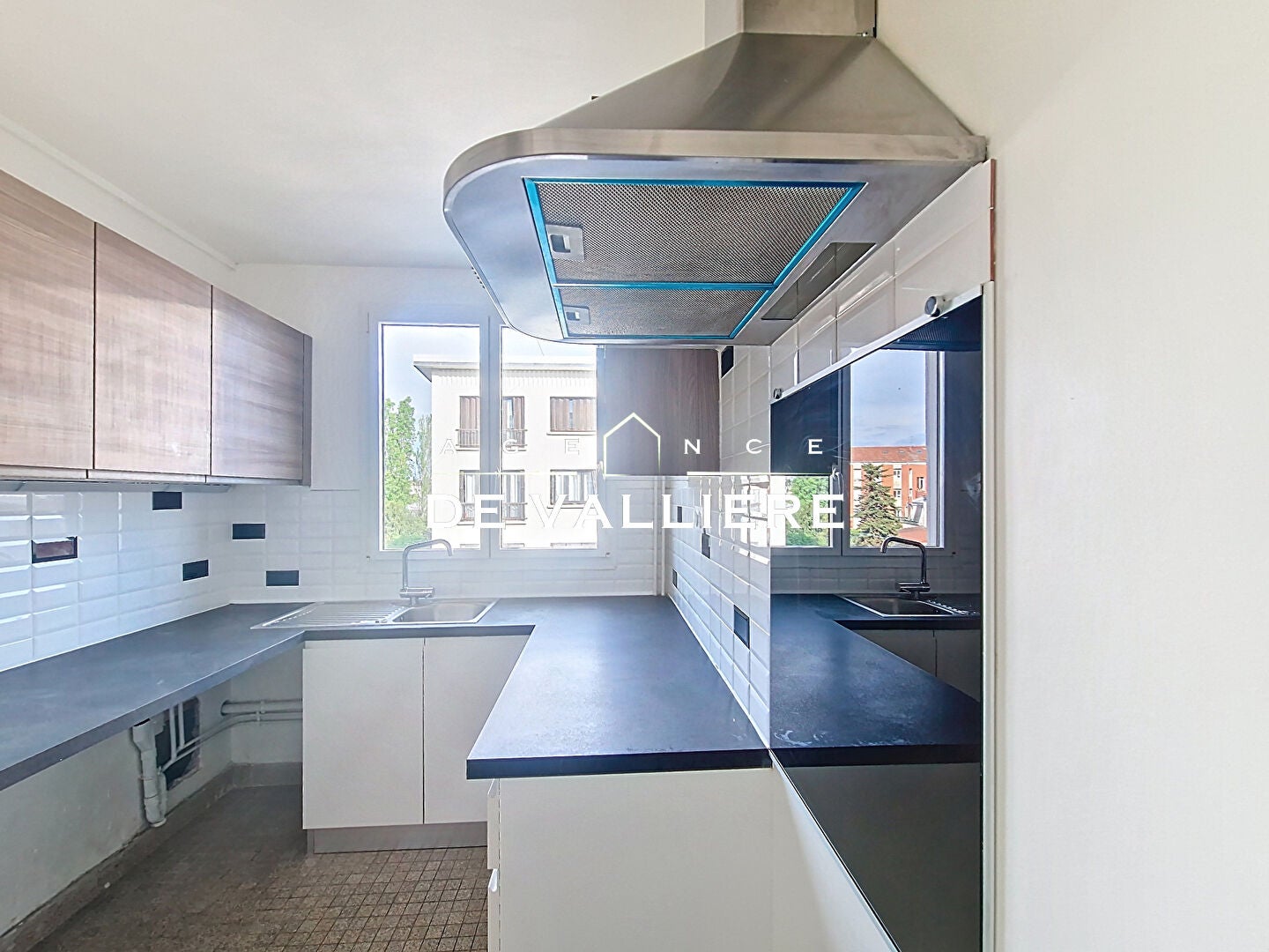 Flat Avenue des Champs Pierreux in Nanterre