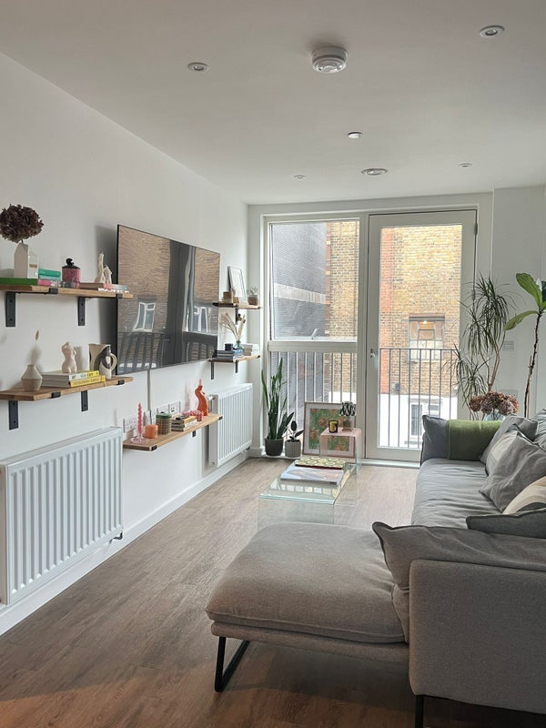 Room Ratcliffe Cross Street in Greater London