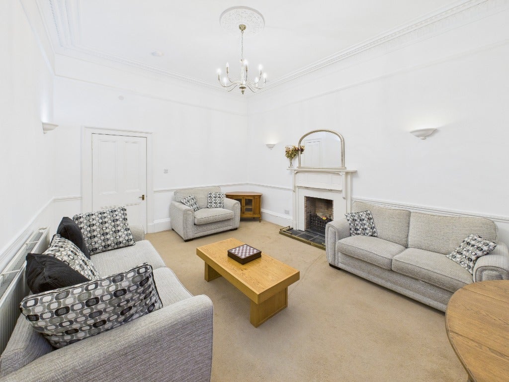 Flat Leamington Terrace in City of Edinburgh