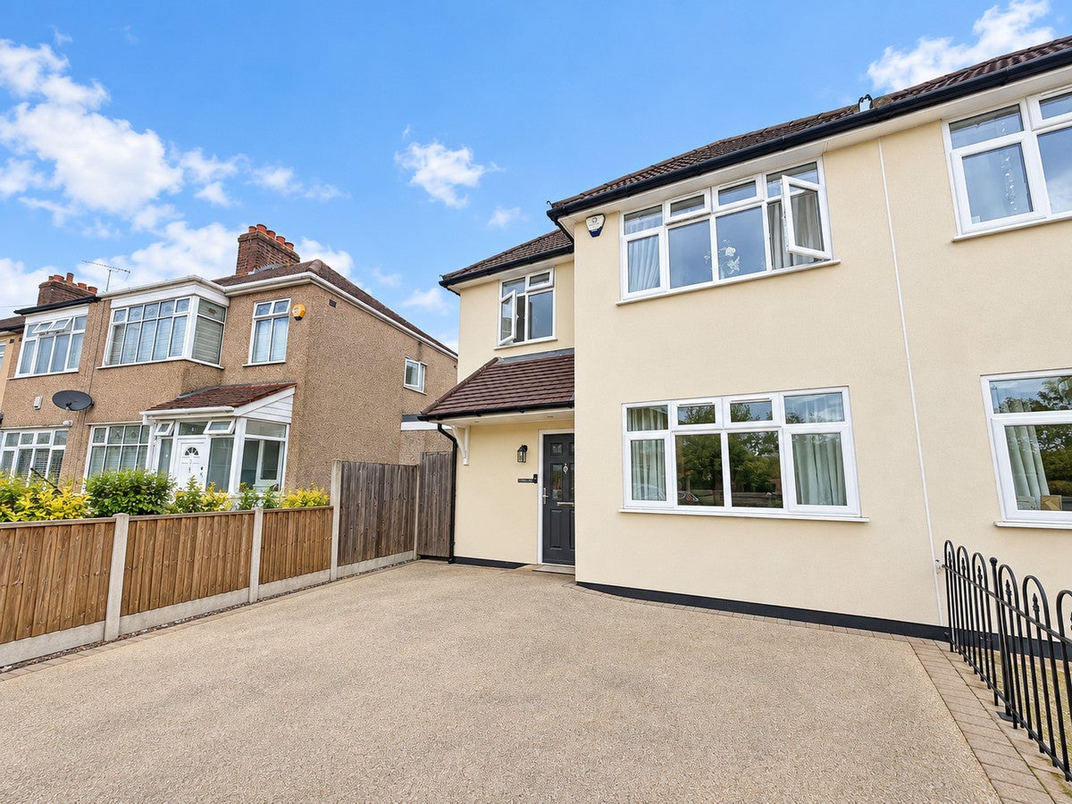 House Saffron Road in Greater London