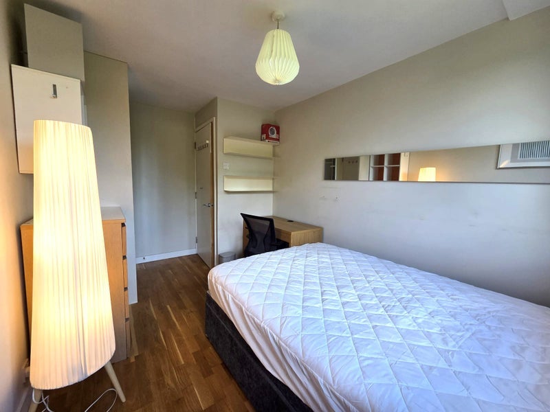 Room Tavistock Crescent in City of Westminster