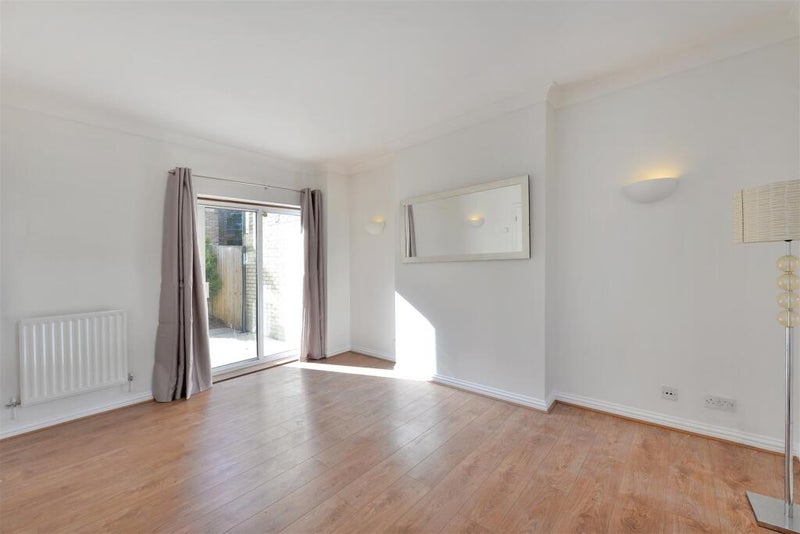 Room Albert Mews in Greater London