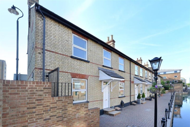 Room Albert Mews in Greater London
