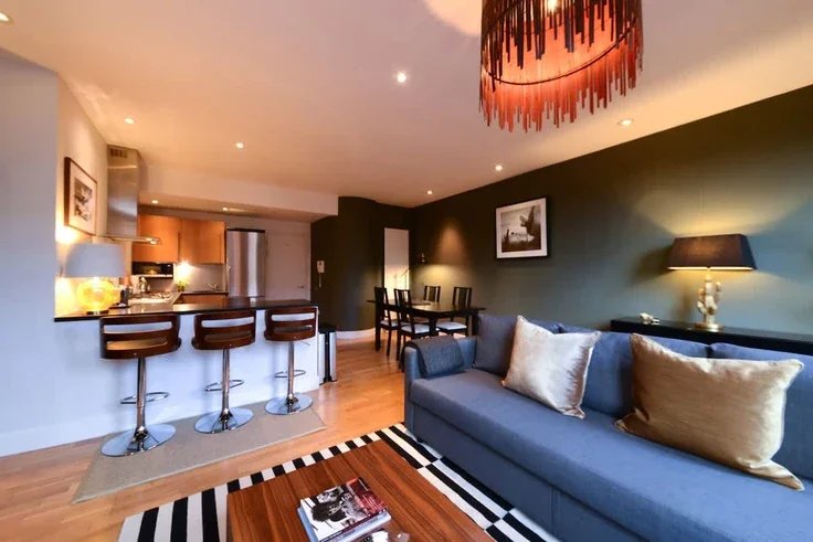 Flat Rowallan Road in Greater London