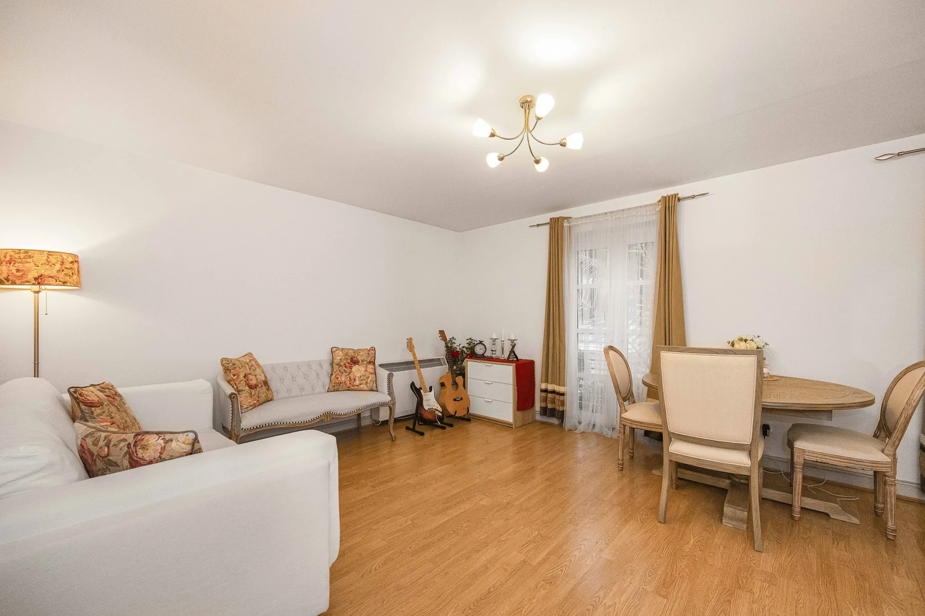Flat Langbourne Place in Greater London