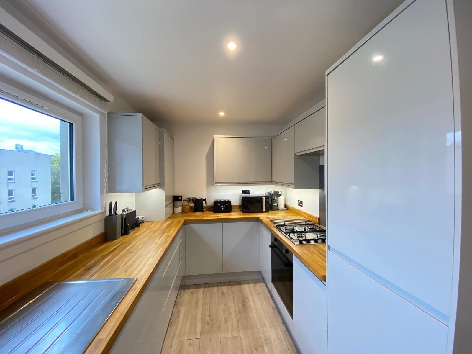Flat Kingsknowe Court in City of Edinburgh