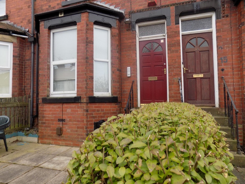 Flat Norman Place in Leeds