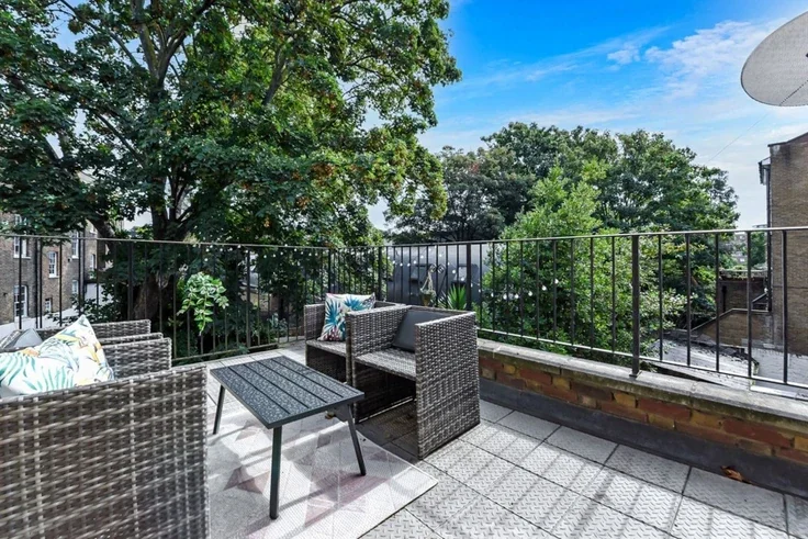 Flat Rotherfield Street in Greater London